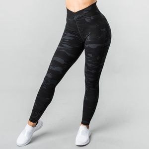 ALPHALETE | Surface Path Camo Leggings